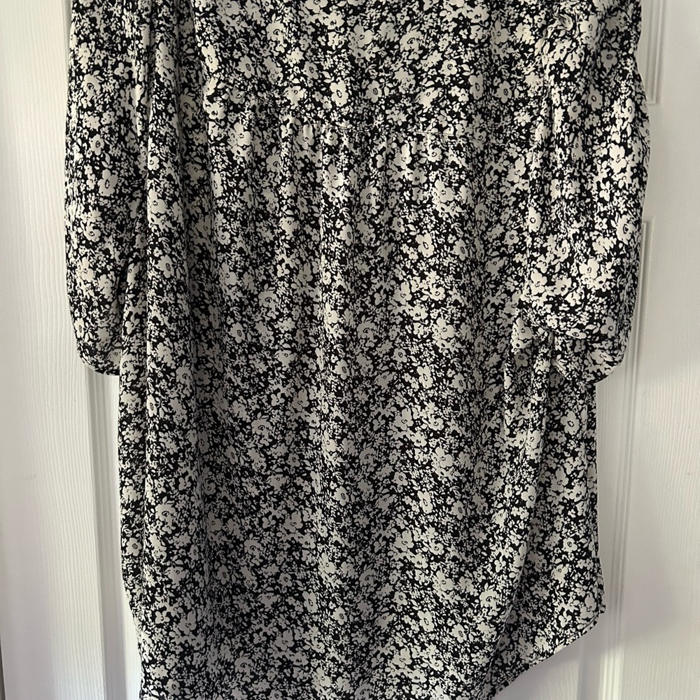 Torrid Black 3/4 Sleeve Notched Collar Blouse - Picture 3 of 3